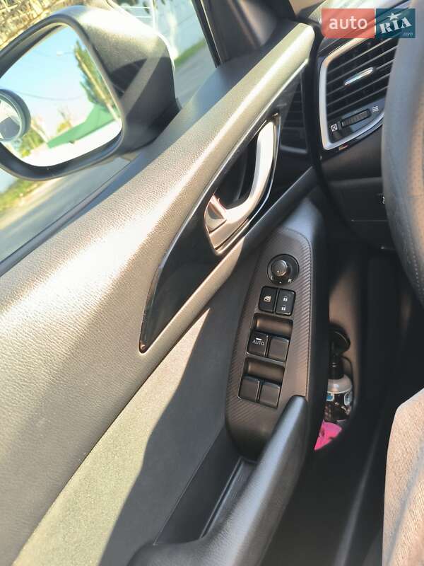 Хэтчбек Mazda 3 2014 в Никополе