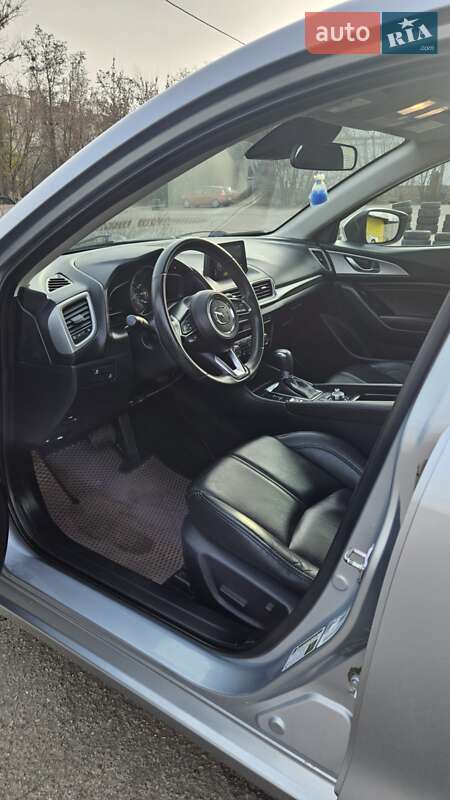 Седан Mazda 3 2016 в Харькове