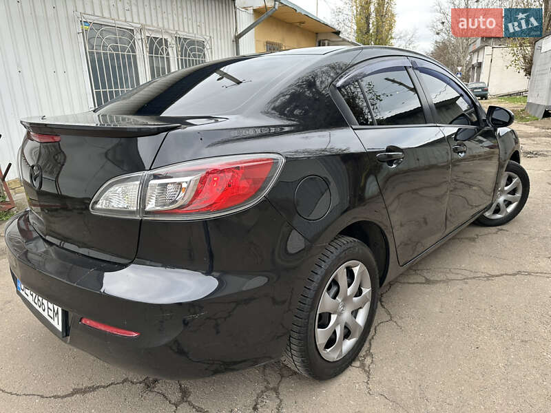 Седан Mazda 3 2012 в Миколаєві