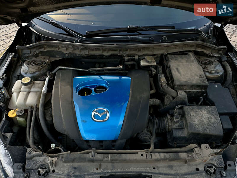 Седан Mazda 3 2013 в Дніпрі