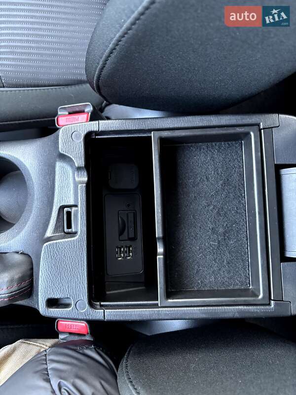 Хэтчбек Mazda 3 2015 в Кривом Роге