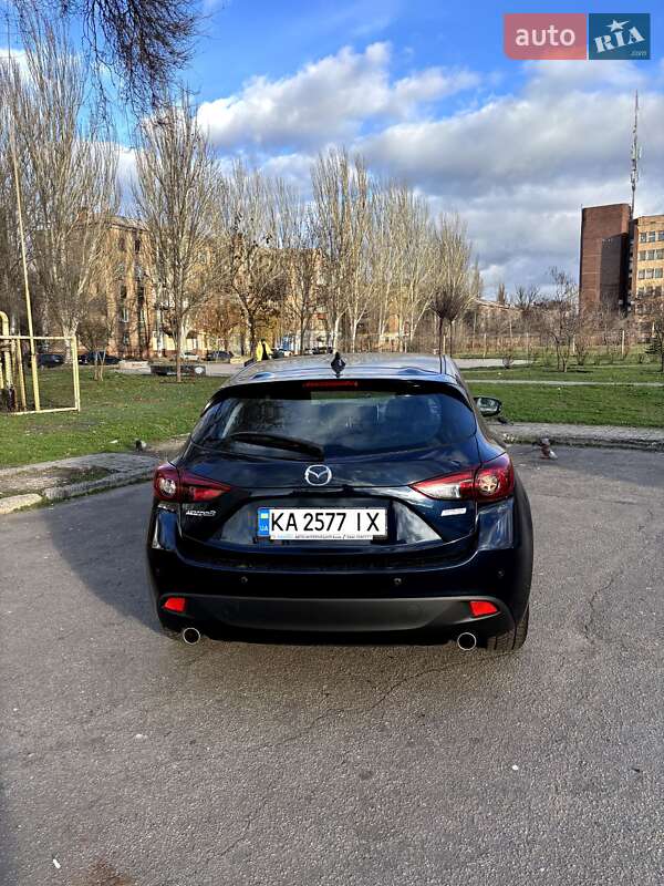 Хэтчбек Mazda 3 2015 в Кривом Роге
