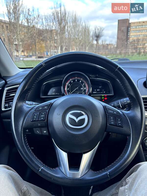 Хэтчбек Mazda 3 2015 в Кривом Роге