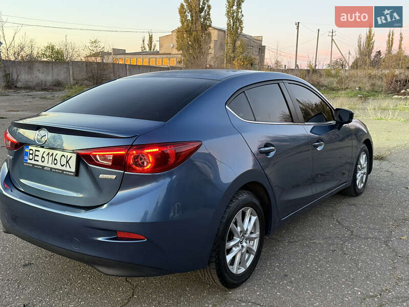 Седан Mazda 3 2017 в Николаеве