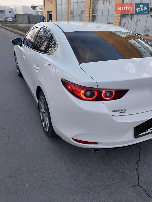 Седан Mazda 3 2023 в Дніпрі
