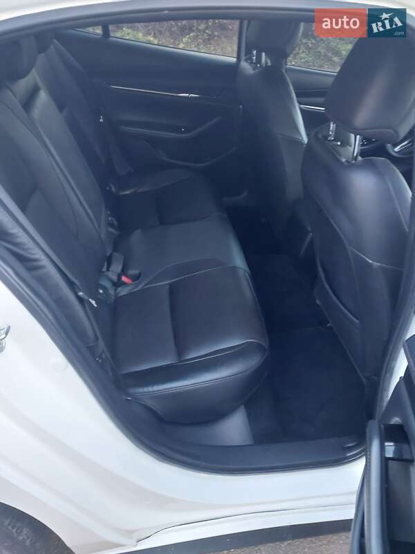 Седан Mazda 3 2023 в Дніпрі