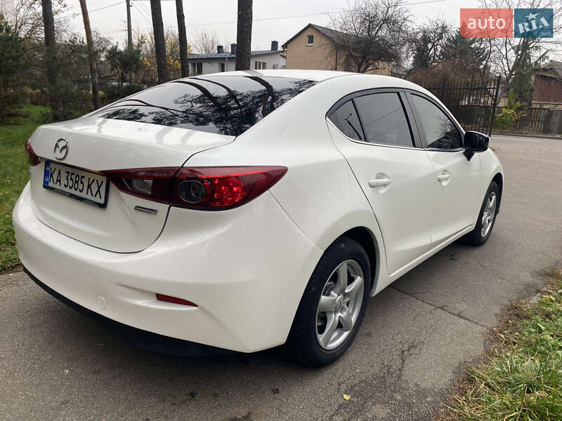 Седан Mazda 3 2015 в Києві