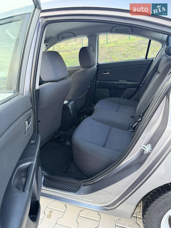 Хэтчбек Mazda 3 2004 в Черновцах