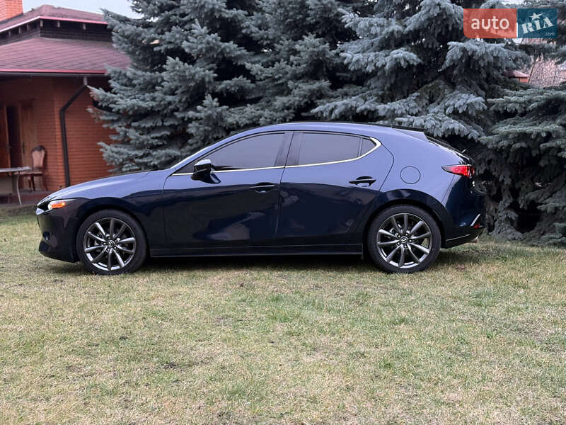 Хэтчбек Mazda 3 2019 в Киеве