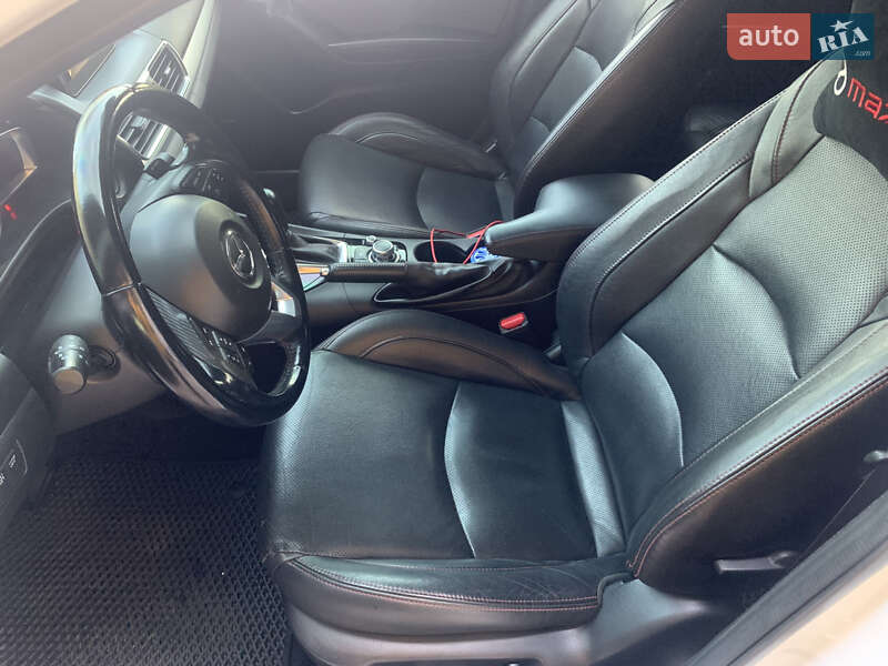 Хэтчбек Mazda 3 2015 в Одессе