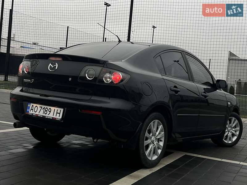 Седан Mazda 3 2007 в Мукачево
