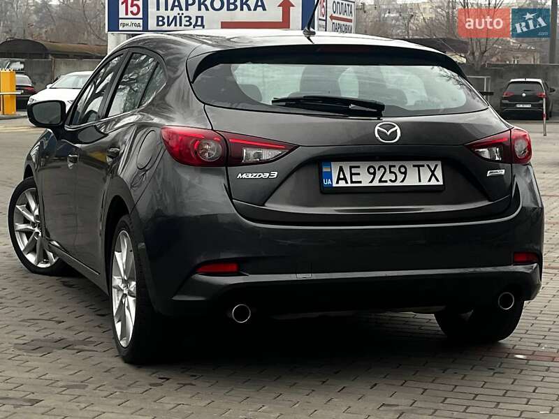 Седан Mazda 3 2017 в Днепре