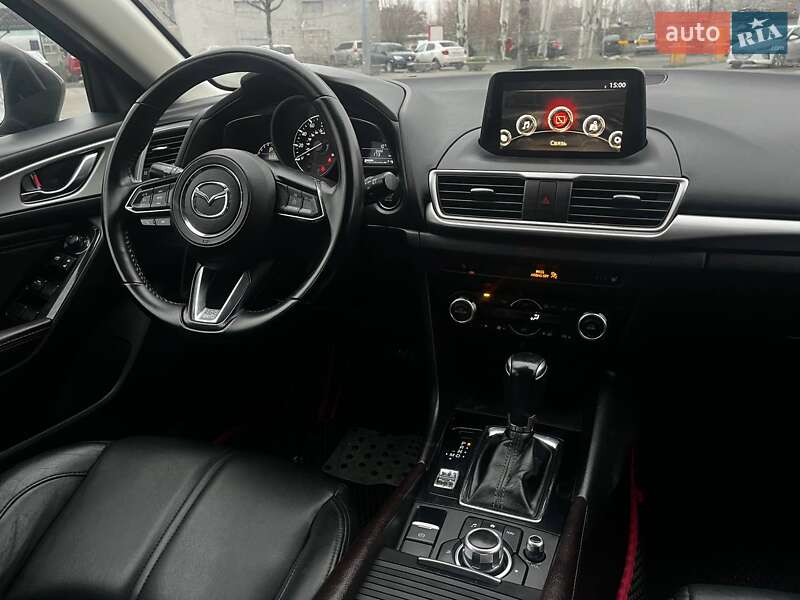 Седан Mazda 3 2017 в Днепре