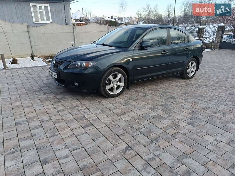 Седан Mazda 3 2005 в Надвірній