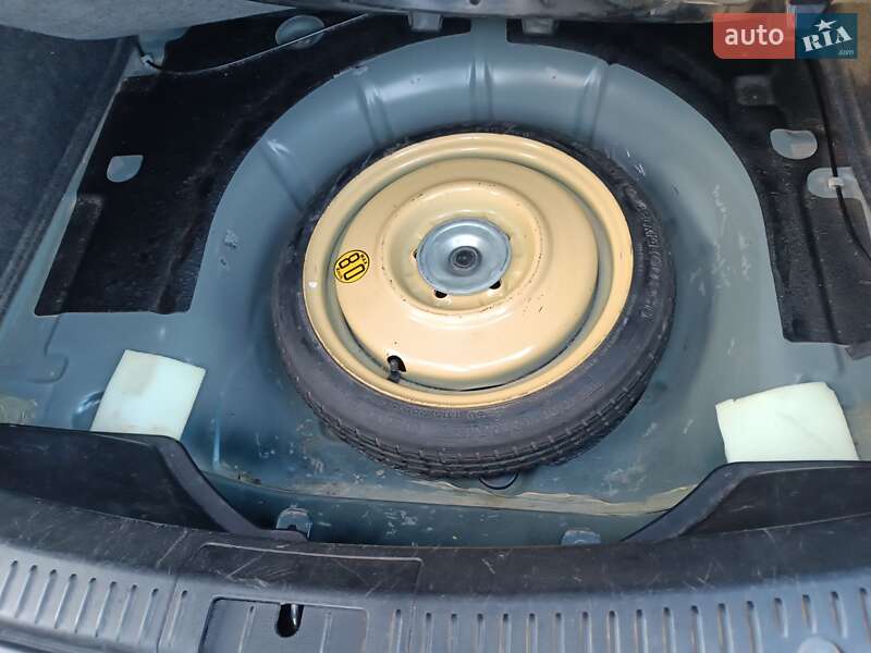 Седан Mazda 3 2005 в Надвірній