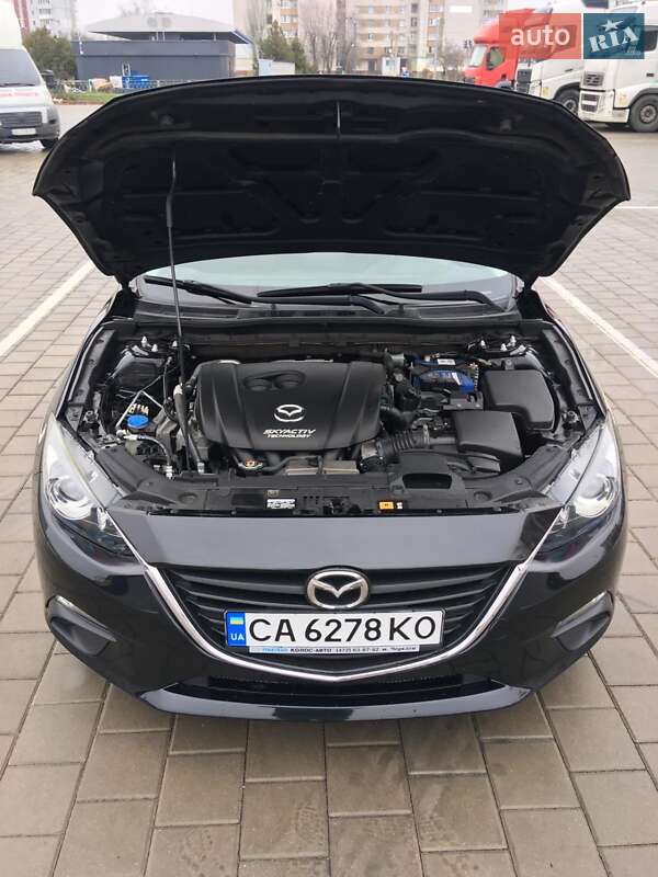 Седан Mazda 3 2015 в Черкассах