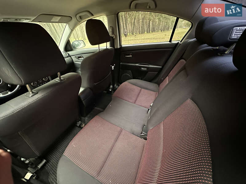 Седан Mazda 3 2005 в Кропивницькому