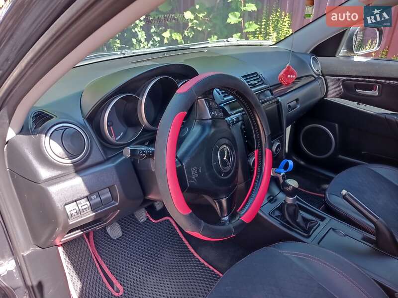 Хэтчбек Mazda 3 2006 в Вараше