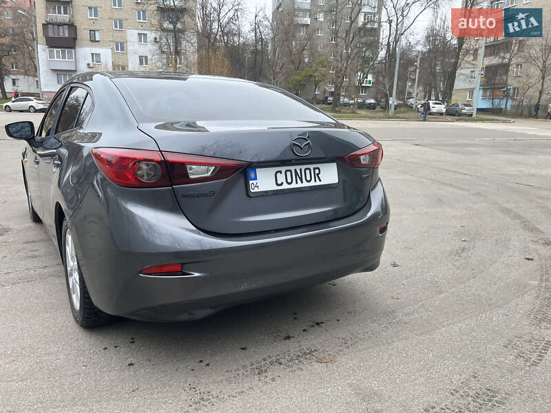 Седан Mazda 3 2016 в Харькове