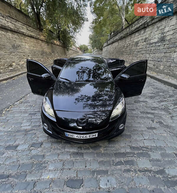 Седан Mazda 3 2012 в Миколаєві