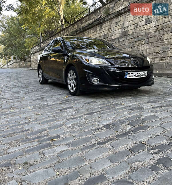 Седан Mazda 3 2012 в Миколаєві