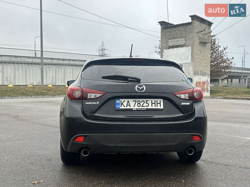 Хэтчбек Mazda 3 2016 в Киеве