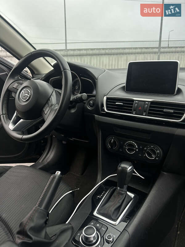 Хэтчбек Mazda 3 2016 в Киеве