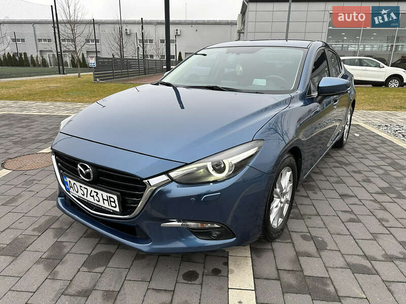Седан Mazda 3 2017 в Мукачево
