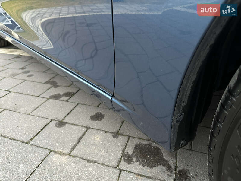 Седан Mazda 3 2017 в Мукачево