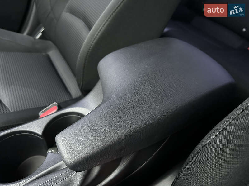 Седан Mazda 3 2017 в Мукачево