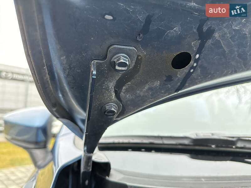 Седан Mazda 3 2017 в Мукачево