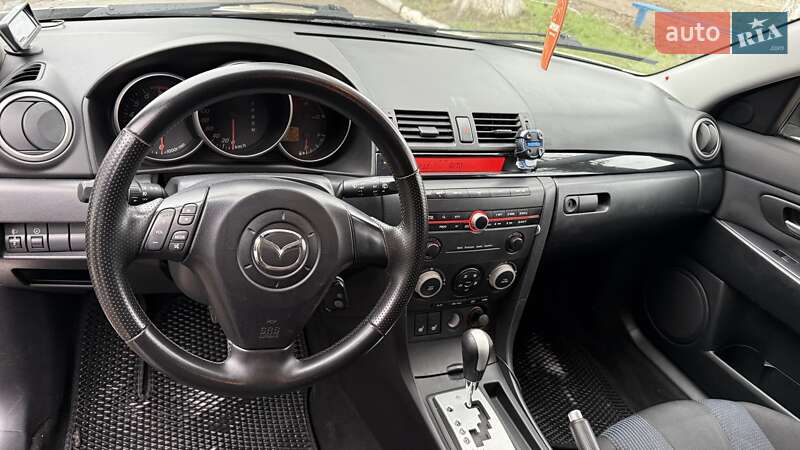 Хэтчбек Mazda 3 2004 в Киеве