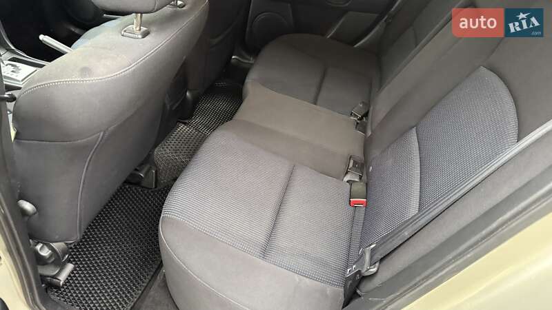 Хэтчбек Mazda 3 2004 в Киеве