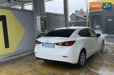 Седан Mazda 3 2016 в Борисполі