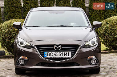 Седан Mazda 3 2015 в Львове