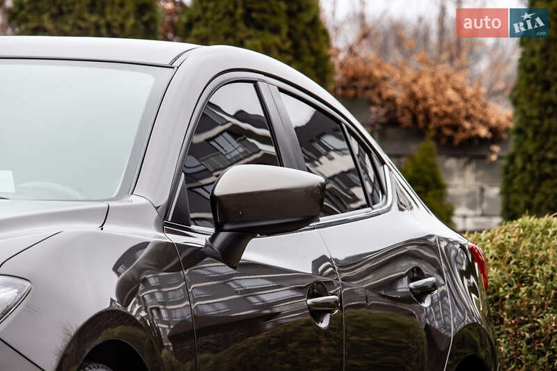 Седан Mazda 3 2015 в Львове