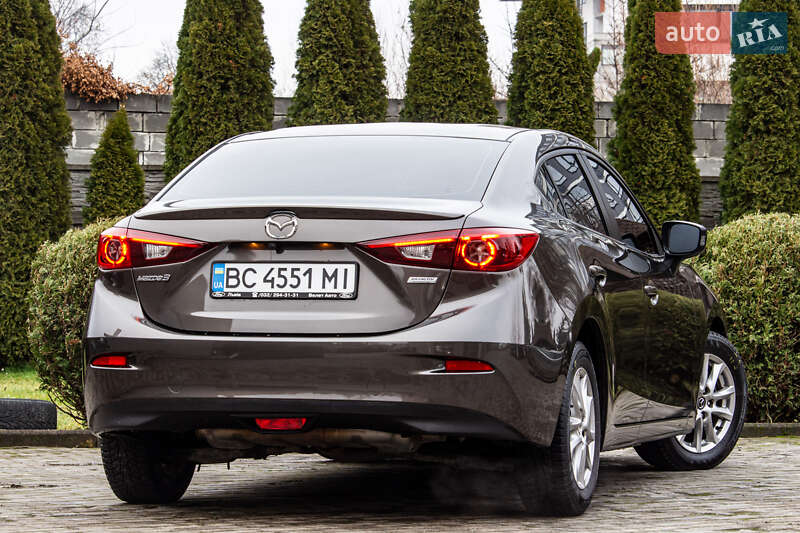 Седан Mazda 3 2015 в Львове