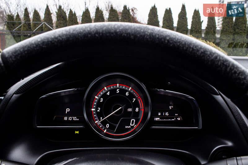 Седан Mazda 3 2015 в Львове