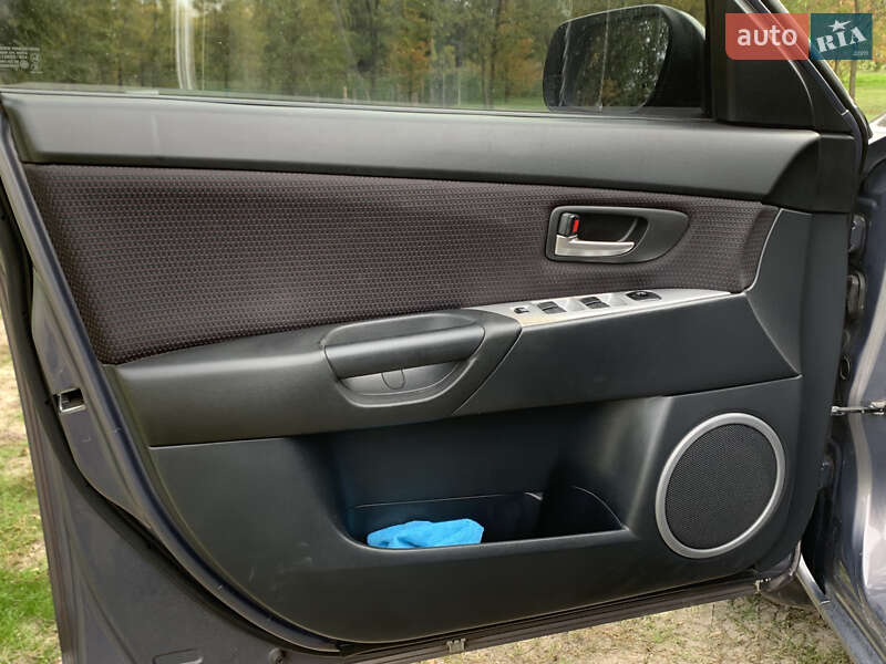 Седан Mazda 3 2008 в Черкасах