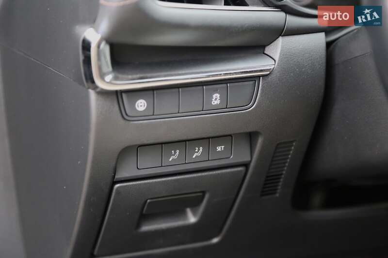 Хэтчбек Mazda 3 2019 в Киеве фото 24 Хэтчбек Mazda 3 2019 в Киеве