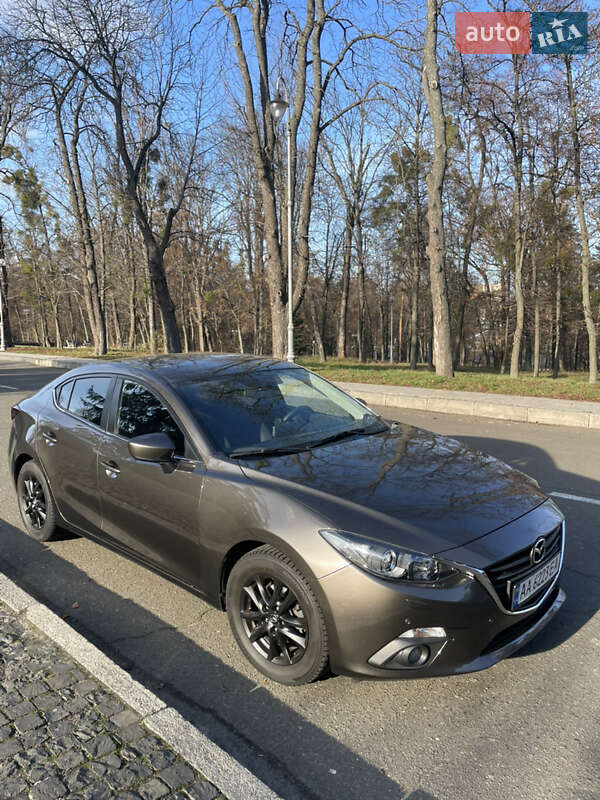 Седан Mazda 3 2015 в Києві