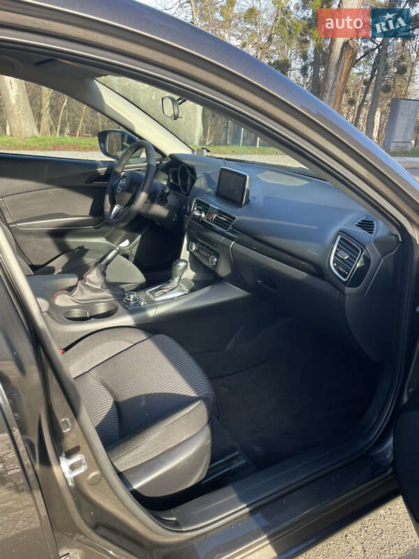 Седан Mazda 3 2015 в Києві
