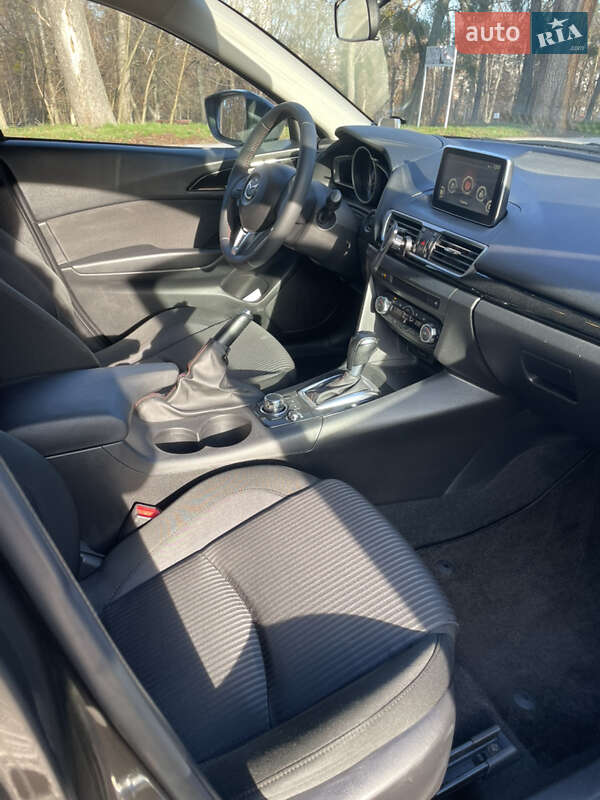 Седан Mazda 3 2015 в Києві