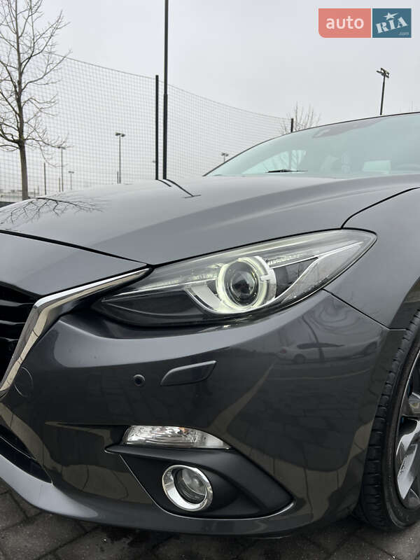 Хэтчбек Mazda 3 2015 в Мукачево