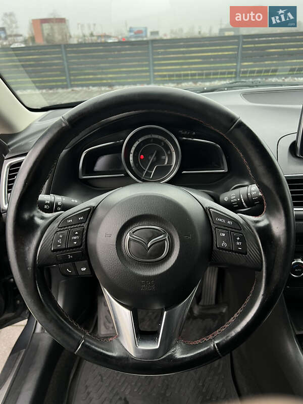 Хэтчбек Mazda 3 2015 в Мукачево