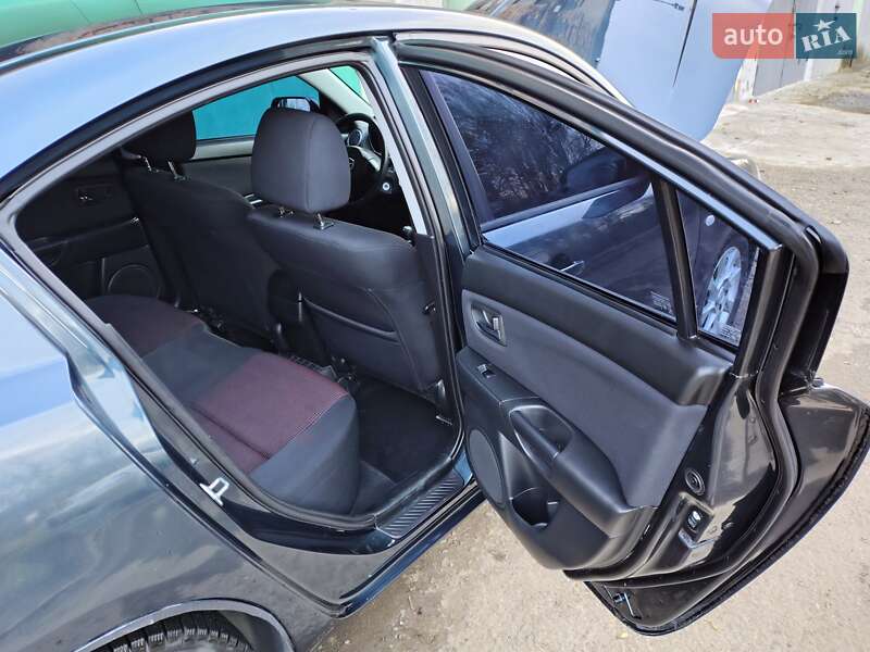 Седан Mazda 3 2006 в Ровно