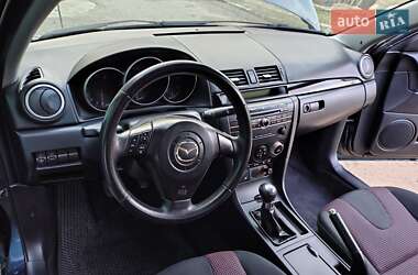 Седан Mazda 3 2006 в Ровно