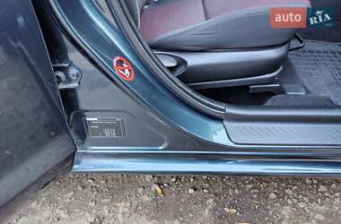 Седан Mazda 3 2006 в Ровно