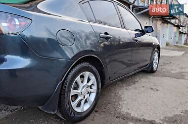 Седан Mazda 3 2006 в Ровно
