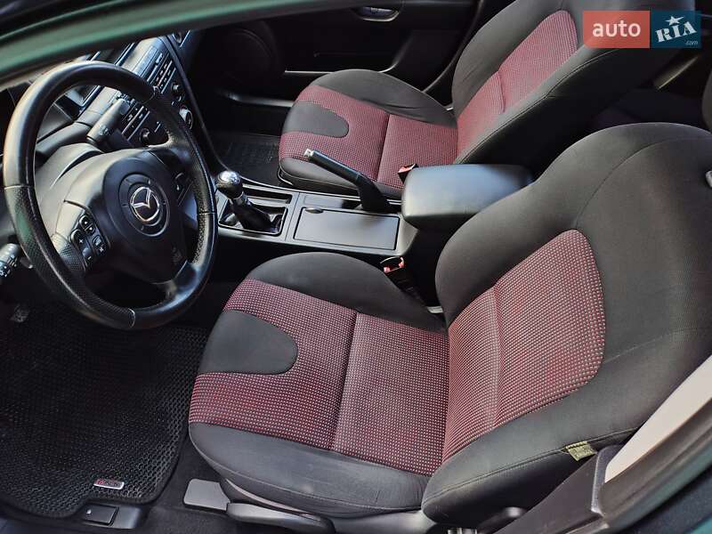 Седан Mazda 3 2006 в Ровно